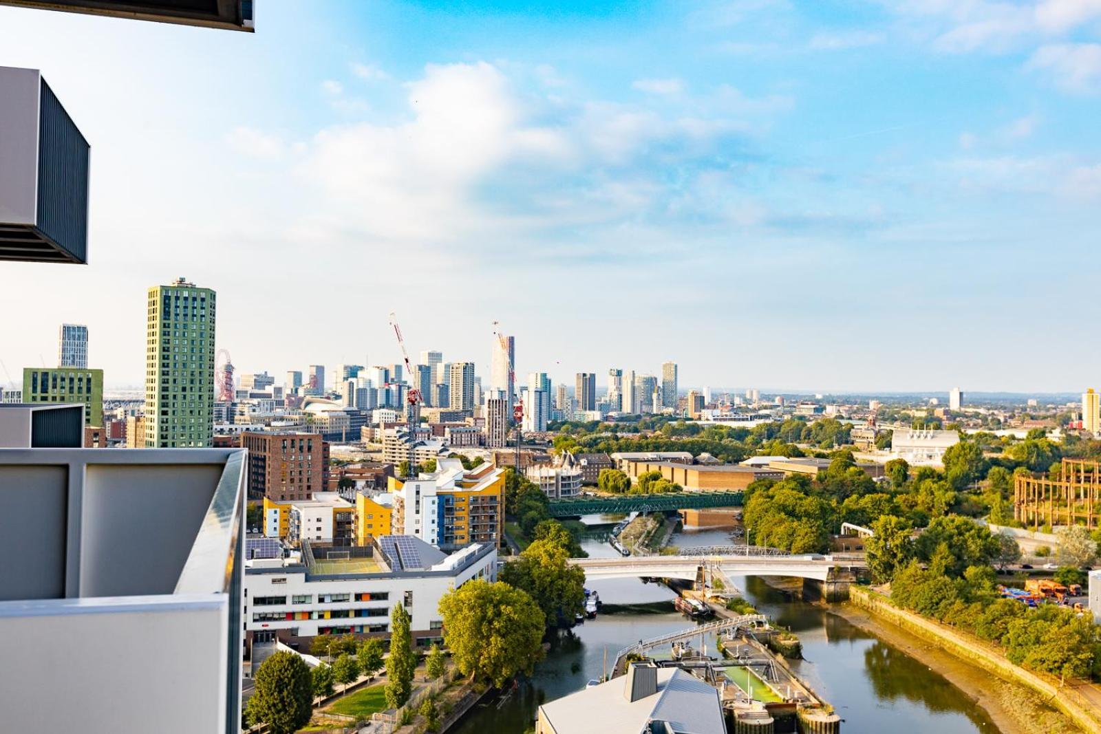 Luxury Apt Near Canary Wharf With Stunning Views ロンドン エクステリア 写真